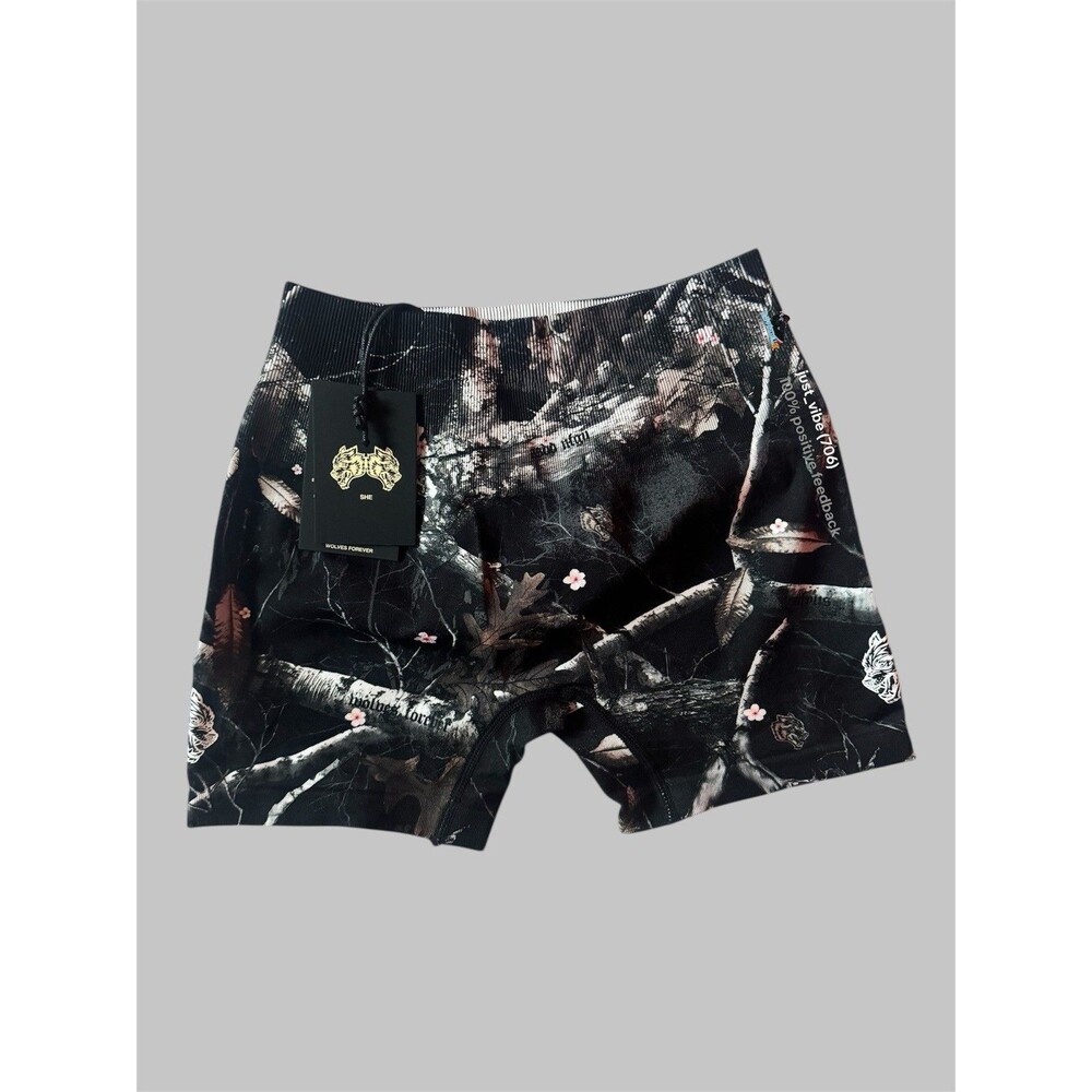 NWT Darc Sport SHE Dual Wolf Everson Seamless Blossom Camo Shorts